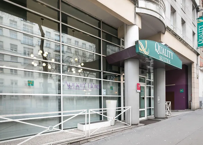 Quality &Suites Bercy Bibliothèque By HappyCultureHotel Parigi